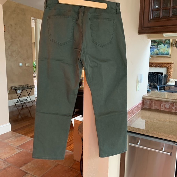 NWT Banana Republic ‘new moss’ colored jeans - Picture 3 of 4